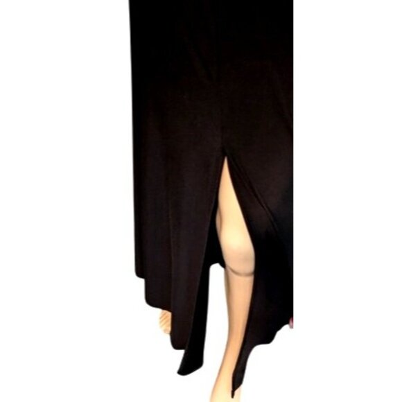 Elegant Black and Gold Maxi Dress - Picture 6 of 15